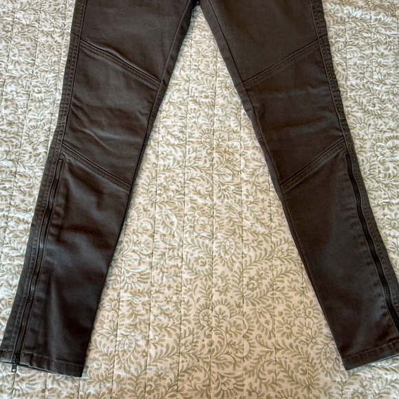 5.11 Tactical Women's Wyldcat Pants with Ankle Zippers Olive Green Size 0 (25) - Picture 6 of 7